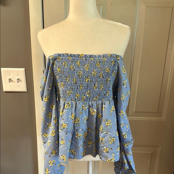 Derek Heart Smocked Peplum Blouse with Puff Sleeves in Blue and Yellow - Picture 3 of 7